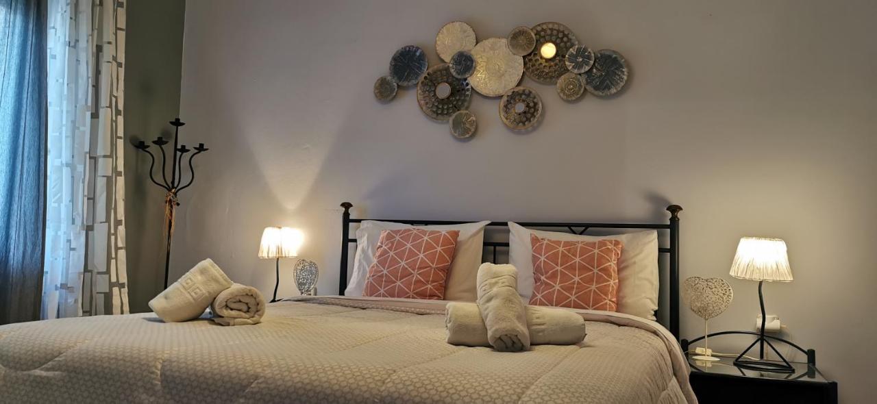 Willa Alexandra's Fira (Santorini)