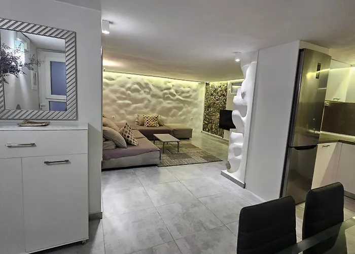 Alexandra\'S Home