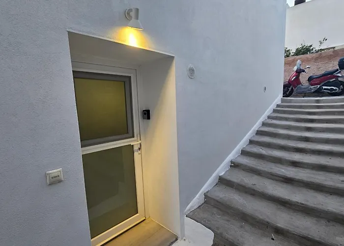 Alexandra\'S Home